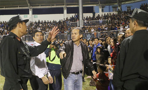 VFF fines HAGL - S Khanh Hoa match organizing board VND10 million